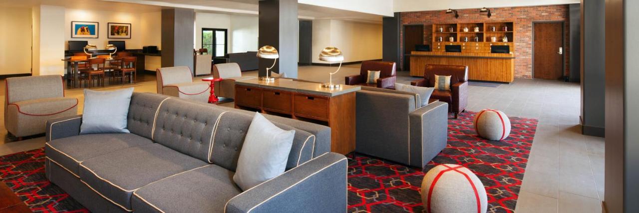 Four Points By Sheraton Phoenix South Mountain Exterior foto
